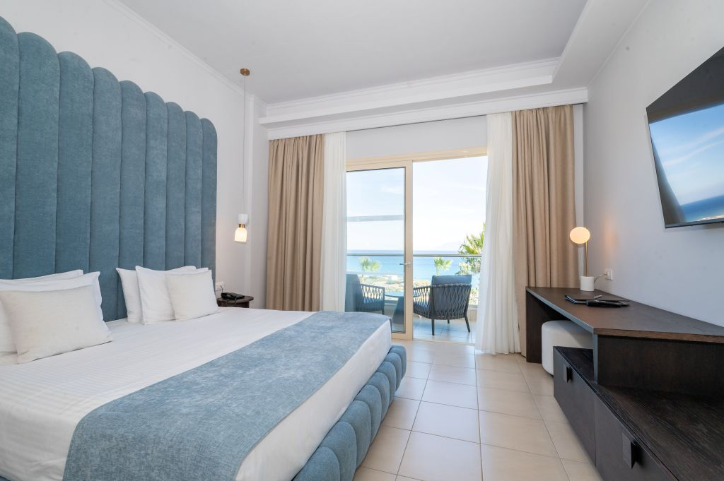 GRAND BLUE SUITE WITH SEA VIEW